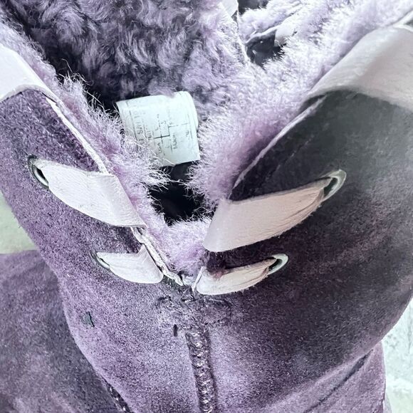 UGG Aidah Port Boots Rare style with whipstitching SZ 8 - Picture 9 of 10